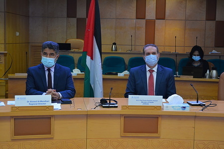 A delegation from Sultanate Oman visited the WHO Regional Office for the Eastern Mediterranean and met with Dr Ahmed Al-Mandhari, WHO Regional Director for the Eastern Mediterranean. From left to right: Dr Ahmed Al-Mandhari, H.E Prof Feras Hawari Minister of Health Jordan.
