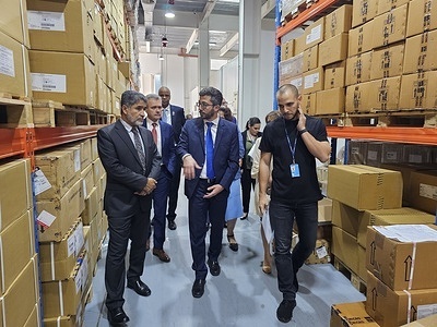 Dr Ahmed Al-Mandhari accompanied by Dr Richard Brennan, Regional Emergency Director, at the Ministry of Public Health warehouse in Karatina, where additional health supplies received from WHO’s logistics hub in Dubai have been pre-positioned for southern Lebanon. An additional airlift of trauma kits from Dubai is expected to arrive in Lebanon next week, and the Ministry of Public Health has already identified the referral hospitals that will receive these vital supplies. As hostilities escalate on the border between Lebanon and Israel, WHO Regional Director for the Eastern Mediterranean Dr Ahmed Al-Mandhari has concluded a visit to Beirut, where he met with the Prime Minister, the Minister of Health, UN partners, and WHO staff to reinforce health system preparedness for a potential escalation of the conflict. Over the past few weeks, hostilities have expanded beyond the border into southern Lebanon, with 42 people killed, 193 injured and almost 29,000 internally displaced since the start of the cross-border conflict. https://www.emro.who.int/media/news/who-regional-director-dr-ahmed-al-mandhari-concludes-visit-to-lebanon.html - Title of WHO staff and officials reflects their respective position at the time the photo was taken.