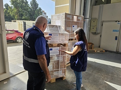 WHO delivered two full containers of anti-scabies and anti-lice medicines to the Ministry of Public Health (MOPH) Central Drug Warehouse to cover the needs of 100,000 beneficiaries for a 6-month period.  Thanks to support from the European Union (EU) fund, WHO is still supporting the access to essential medications through the national PHCC network.