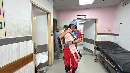 World Health Organization (WHO) and partners transferred two patients from Kamal Adwan hospital in Gaza to a field hospital in the south: 7 year old girl with severe acute malnutrition and dehydration and 34 year old woman with multiple facial injuries and fractures.